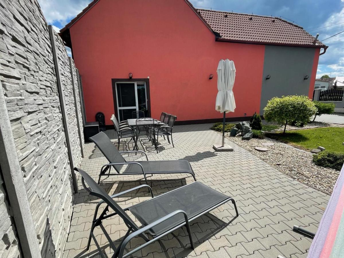 Ubytovani U Mikesa Breclav Luaran gambar